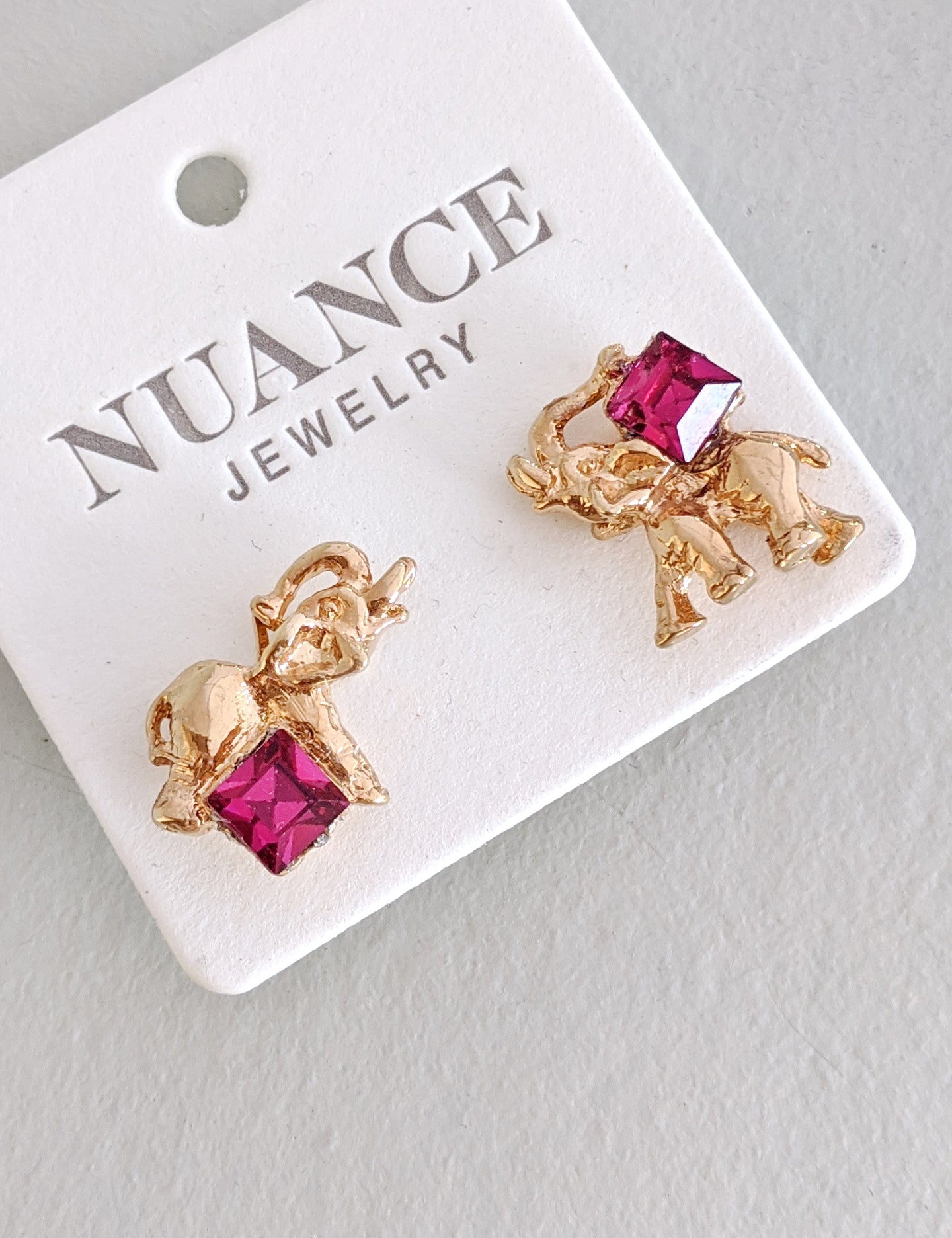 Elephant Posts – NUANCE